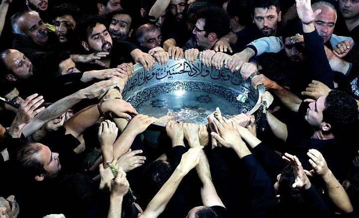 حضور پرشور حسینیان در مراسم طشت‌گذاری مسجد جامع اردبیل + فیلم