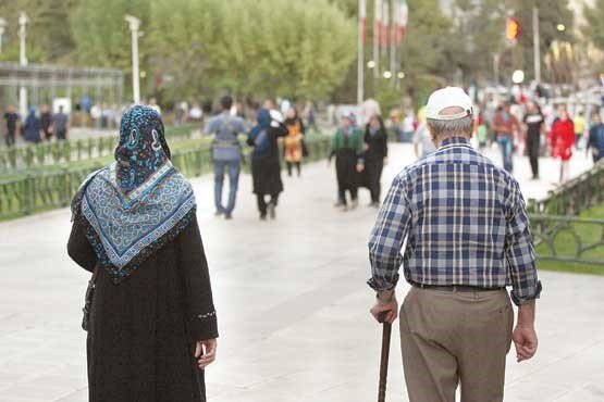 آخرین آمار جمعیت سالمند کشور/ اطلاعات وضعیت سالمندان در اختیار شهرداری قرار گیرد